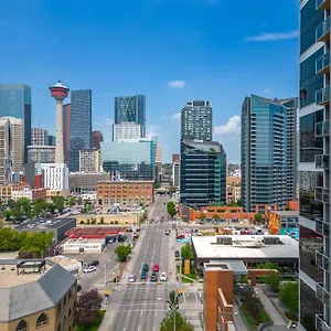 downtown-condo-with-a-work-desk-5.calgaryhotelsearch.com/