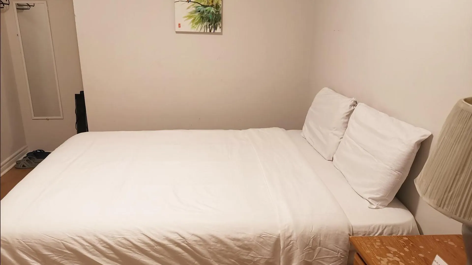 Habitación en casa particular Apartamento Cozy Private Rm Heart Of North York Free Parking Full Kitchen Close To Downtown Toronto