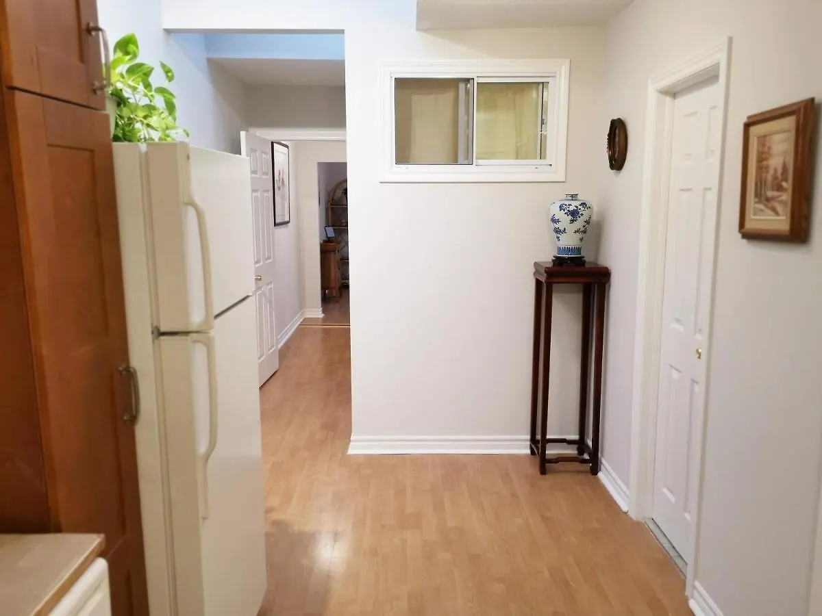Apartamento Cozy Private Rm Heart Of North York Free Parking Full Kitchen Close To Downtown Toronto